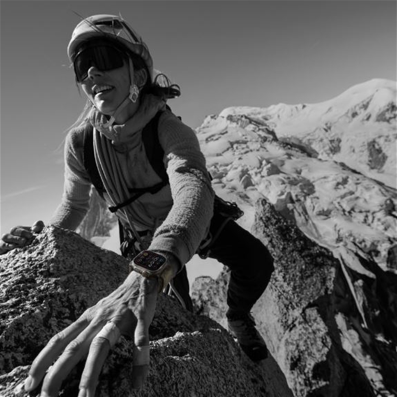 Apple Watch Ultra 2 Titanium Case, Olive Alpine Loop Band ( Medium size ) + Cellular MREY3RB/A