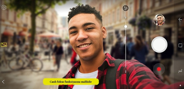 “Canlı fokus” funksiyası ilə mükəmməl selfi.